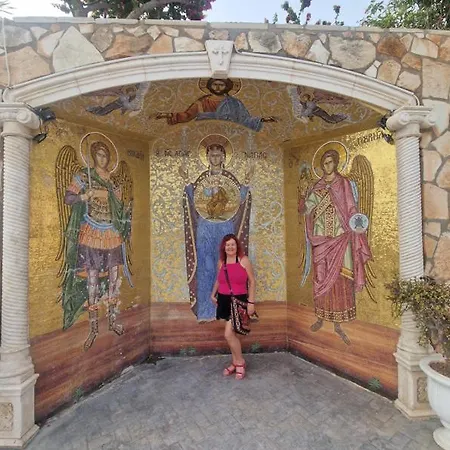 Awaken Your Hidden Goddess Retreat At Nissi Avenue - Apartman Ajía Nápa