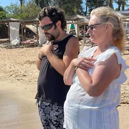 Apartamento Awaken Your Hidden Goddess Retreat At Nissi Avenue - *