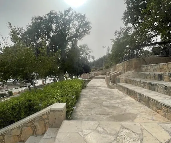 Awaken Your Hidden Goddess Retreat At Nissi Avenue - アパート