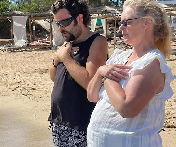 アパート Awaken Your Hidden Goddess Retreat At Nissi Avenue - *