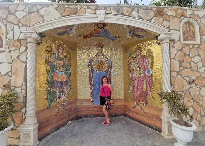 Awaken Your Hidden Goddess Retreat At Nissi Avenue - アパート アヤナパ