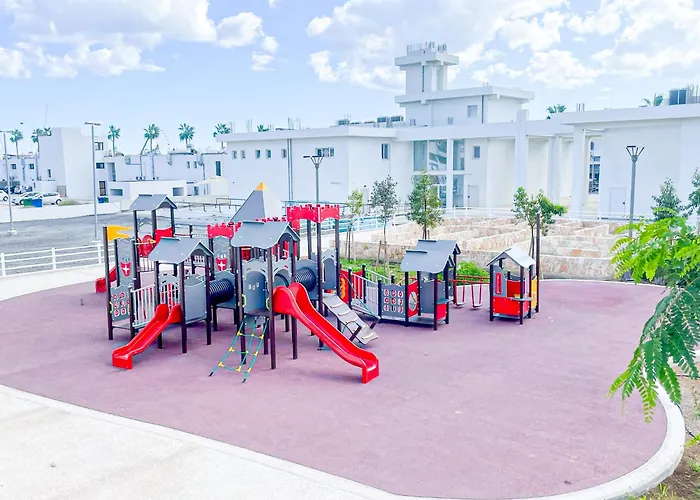 アパート Awaken Your Hidden Goddess Retreat At Nissi Avenue - *