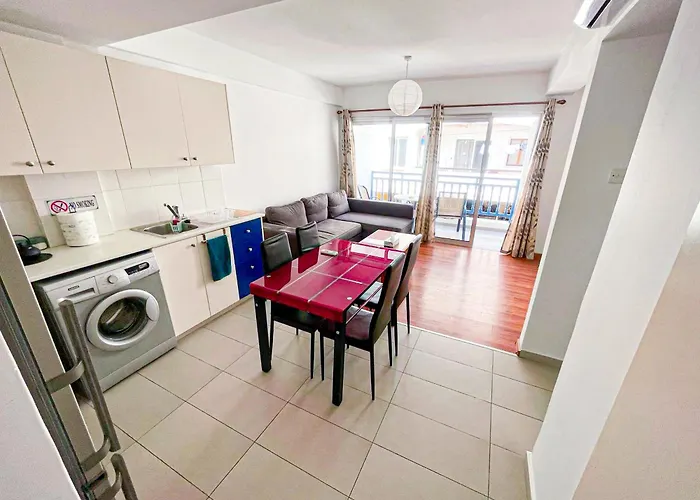 アパート Awaken Your Hidden Goddess Retreat At Nissi Avenue -