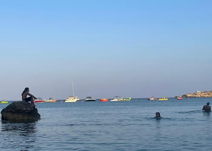 アパート Awaken Your Hidden Goddess Retreat At Nissi Avenue -