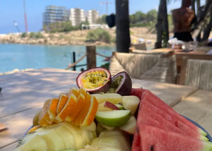 アパート Awaken Your Hidden Goddess Retreat At Nissi Avenue -